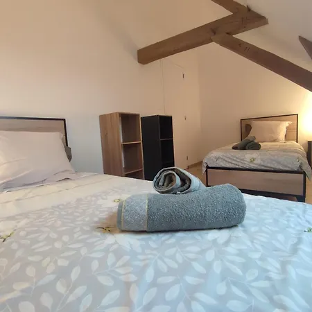 2 Chambres, Confort Et Calme. Appartement Zeggers-Cappel