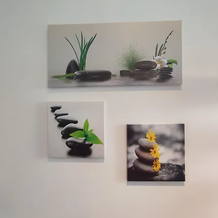 Appartement 2 Chambres, Confort Et Calme. *